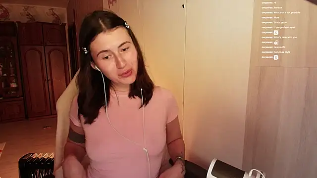 KristinaScott online show from March 12, 5:30 pm