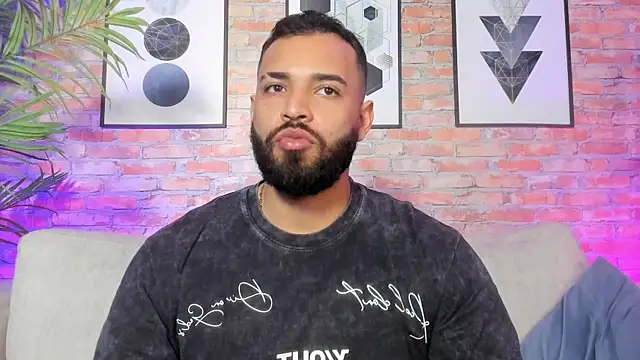 Chris Varden online show from December 15, 7:07 pm