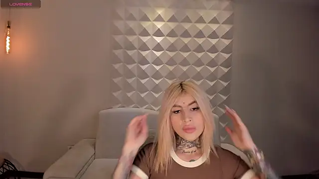 CarlaBrunni online show from January 9, 1:03 pm