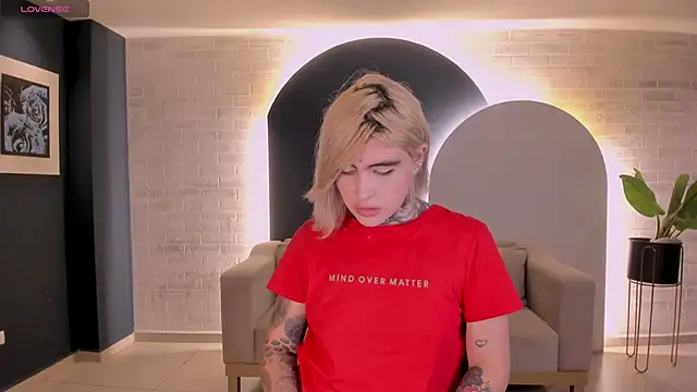 CarlaBrunni online show from February 3, 4:21 am