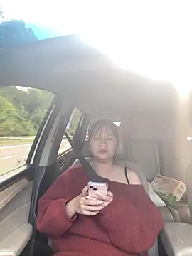 yiyi0316 online show from November 24, 2:22 am