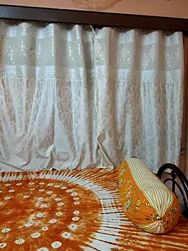 Cute-richa1 online show from May 14, 4:58 pm