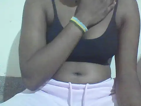 StormzyLeila online show from November 21, 3:05 am