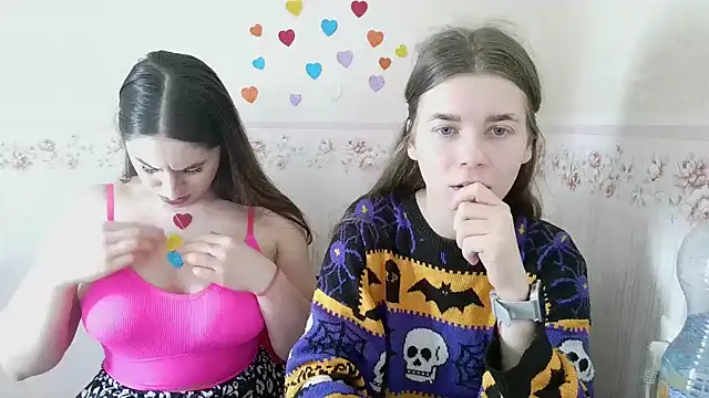 Snapshot of AzumiWenius chatting on February 18, 11:28 am AzumiWenius online show from February 18, 11:28 am