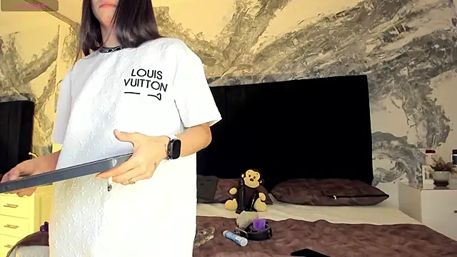 VictoriaSaenz1  online show from December 18, 7:03 am