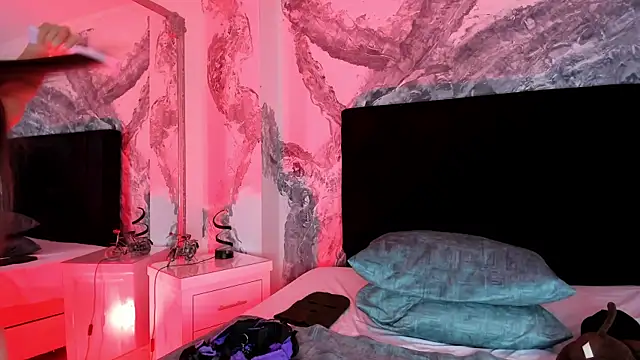 VictoriaSaenz1  online show from December 19, 6:09 am