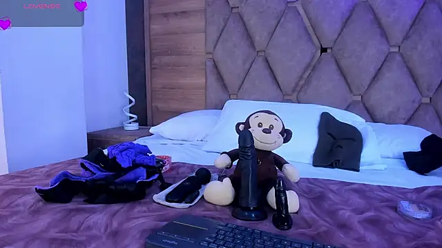 VictoriaSaenz1  online show from December 22, 12:57 pm