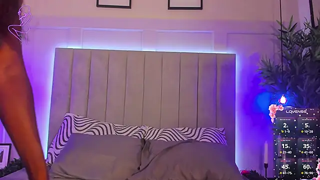 Snapshot of CandyVega_ chatting on December 4, 7:55 pm CandyVega online show from December 4, 7:55 pm