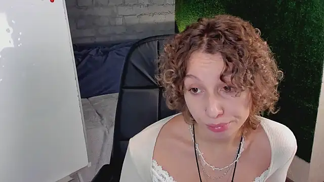 Mary Wohlberg online show from December 15, 5:34 am