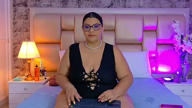 SelennaCooper online show from April 1, 11:55 am