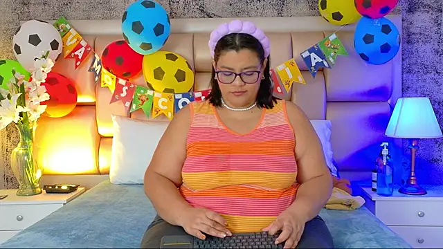 Snapshot of SelennaCooper chatting on June 20, 12:08 pm SelennaCooper online show from June 20, 12:08 pm