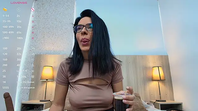 mature eva1 online show from December 4, 11:30 am