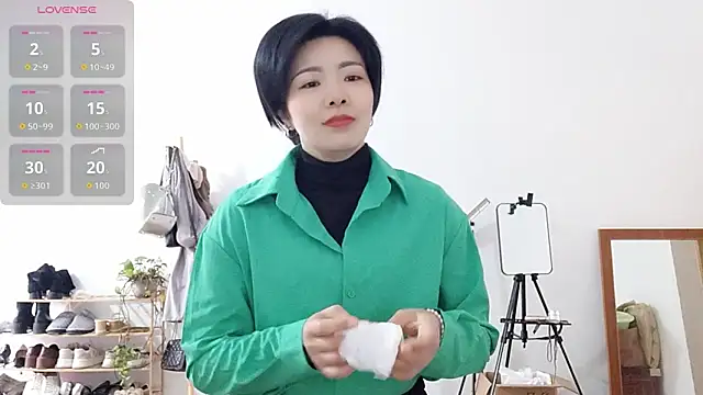 adele8731 online show from December 5, 2:42 am