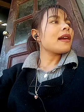 mon1-day online show from February 21, 6:47 am