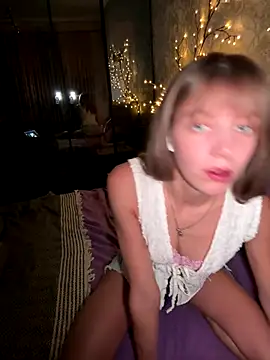 artshadowvibe online show from November 30, 1:26 pm