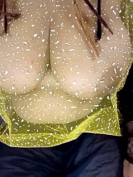 Snapshot of Heaven-2- chatting on January 18, 5:44 am Heaven-2- online show from January 18, 5:44 am