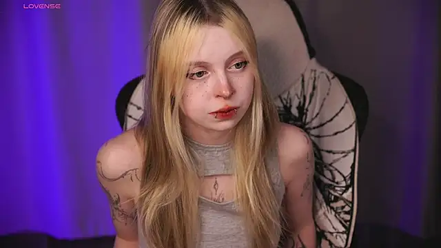 ElvenQueen online show from April 1, 2:03 pm