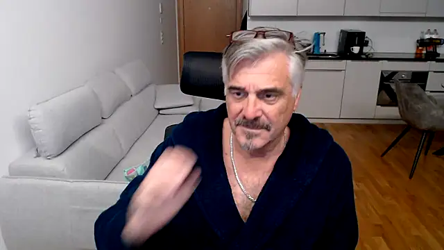 Snapshot of Buidapest chatting on November 22, 4:11 am Buidapest online show from November 22, 4:11 am