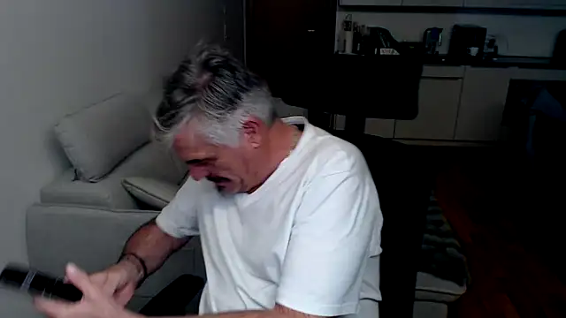 Snapshot of Buidapest chatting on March 11, 8:48 pm Buidapest online show from March 11, 8:48 pm