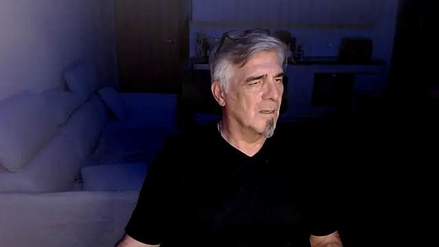 Snapshot of Buidapest chatting on March 15, 3:01 am Buidapest online show from March 15, 3:01 am