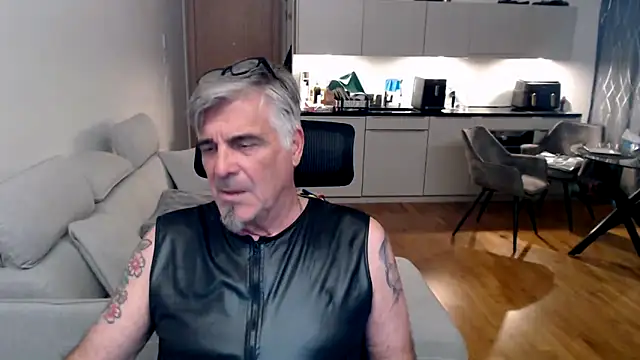 Snapshot of Buidapest chatting on March 20, 5:23 am Buidapest online show from March 20, 5:23 am