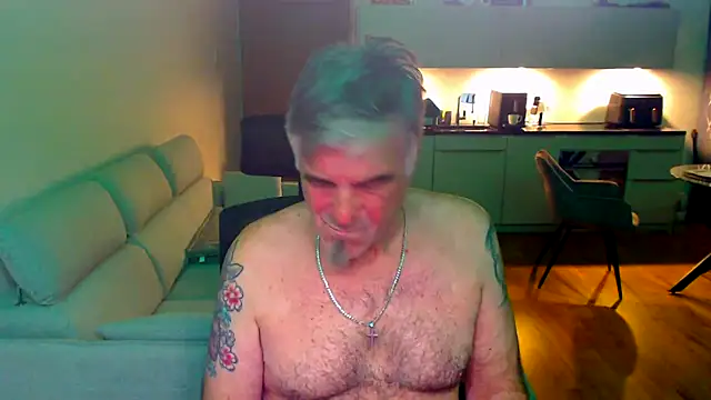 Snapshot of Buidapest chatting on March 25, 4:18 am Buidapest online show from March 25, 4:18 am