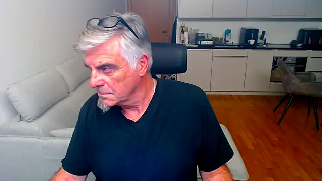 Snapshot of Buidapest chatting on March 26, 9:31 pm Buidapest online show from March 26, 9:31 pm