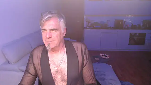 Snapshot of Buidapest chatting on April 4, 1:37 am Buidapest online show from April 4, 1:37 am