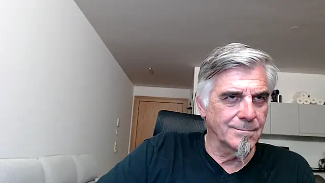 Buidapest online show from May 12, 3:58 am