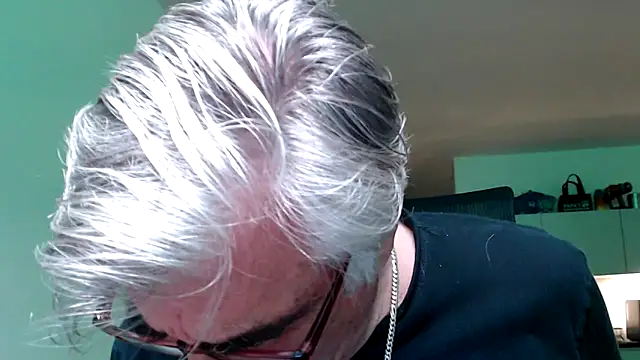 Buidapest online show from May 16, 6:32 am