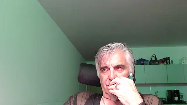 Buidapest online show from May 17, 11:17 am