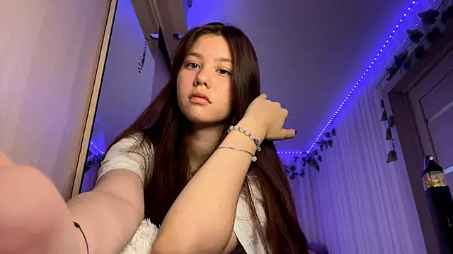 CutieSlim online show from November 18, 7:35 am