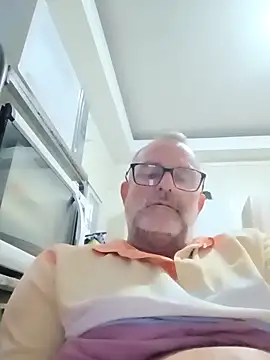 Snapshot of nard53 chatting on March 3, 9:15 am nard53 online show from March 3, 9:15 am