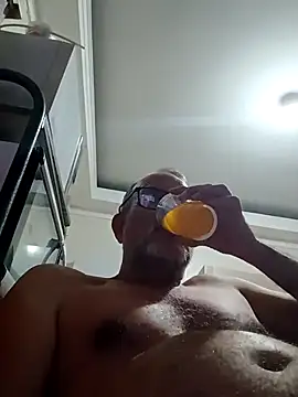 Snapshot of nard53 chatting on March 5, 10:28 pm nard53 online show from March 5, 10:28 pm