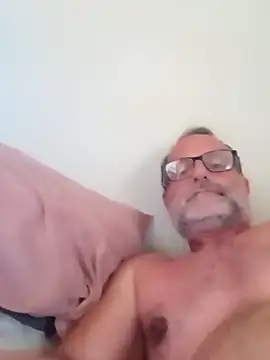 Snapshot of nard53 chatting on April 4, 10:13 am nard53 online show from April 4, 10:13 am