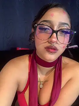 Snapshot of LilithMonette chatting on March 29, 3:06 am LilithMonette online show from March 29, 3:06 am
