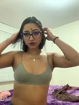 Snapshot of LilithMonette chatting on April 28, 1:04 am LilithMonette online show from April 28, 1:04 am