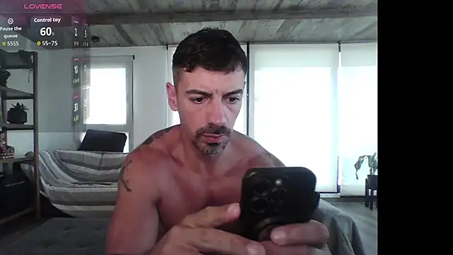 Snapshot of vanessato chatting on February 14, 9:44 pm vanessato online show from February 14, 9:44 pm