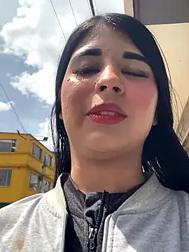 Dannii- online show from February 5, 6:34 pm