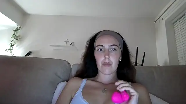 Snapshot of mollyplaysxo chatting on June 21, 9:39 pm mollyplaysxo online show from June 21, 9:39 pm