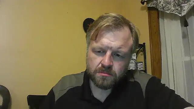 Snapshot of TheOneDonShaun chatting on February 28, 2:01 am TheOneDonShaun online show from February 28, 2:01 am