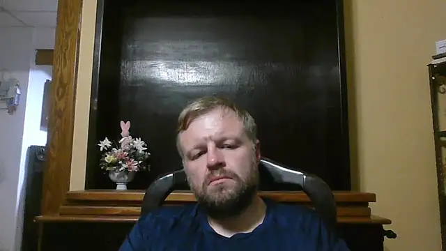 Snapshot of TheOneDonShaun chatting on April 3, 5:16 am TheOneDonShaun online show from April 3, 5:16 am