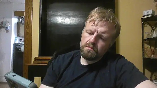Snapshot of TheOneDonShaun chatting on April 28, 2:27 am TheOneDonShaun online show from April 28, 2:27 am