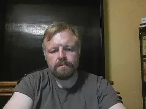 Snapshot of TheOneDonShaun chatting on April 29, 2:04 am TheOneDonShaun online show from April 29, 2:04 am
