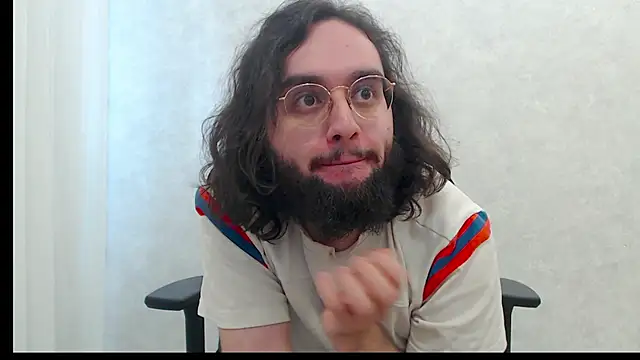 Snapshot of eren_jaeger2000 chatting on June 14, 7:43 am eren jaeger2000 online show from June 14, 7:43 am