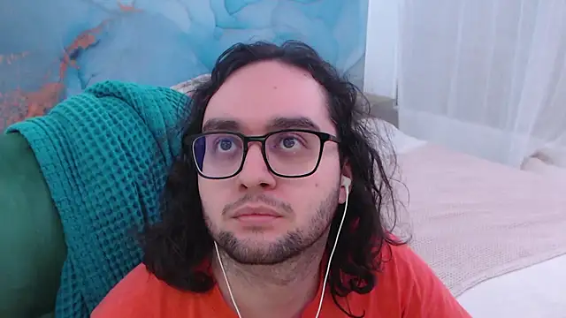 Snapshot of eren_jaeger2000 chatting on August 1, 7:18 am eren jaeger2000 online show from August 1, 7:18 am