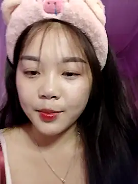 Snapshot of Baa-bee22 chatting on March 23, 9:57 am Baa-bee22 online show from March 23, 9:57 am