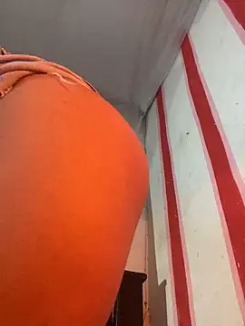 Snapshot of justcallmemargo chatting on December 14, 1:44 am justcallmemargo online show from December 14, 1:44 am