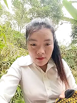 Snapshot of meomeo-00 chatting on December 21, 2:51 am meomeo-00 online show from December 21, 2:51 am