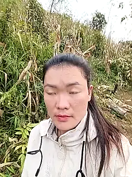 Snapshot of meomeo-00 chatting on January 11, 12:26 am meomeo-00 online show from January 11, 12:26 am